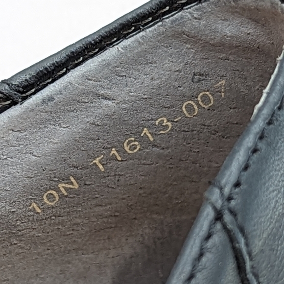 Trotters Women's Jenn Laser Loafer in Black 10N - Picture 2 of 10